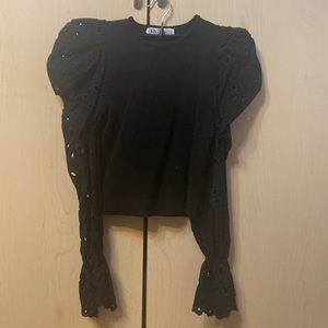 Puff sleeved eyelet crop top